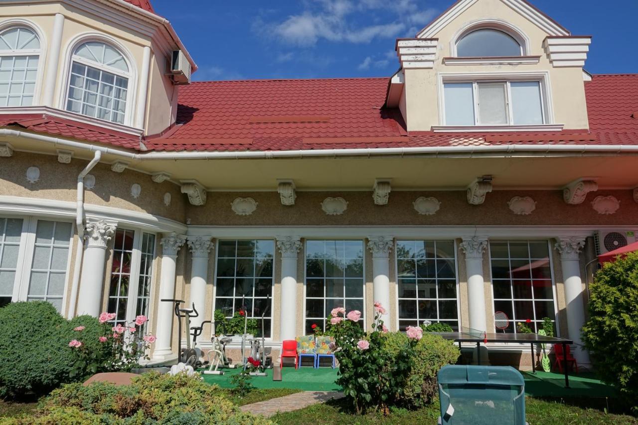 White House Apartments Odesa Exterior photo
