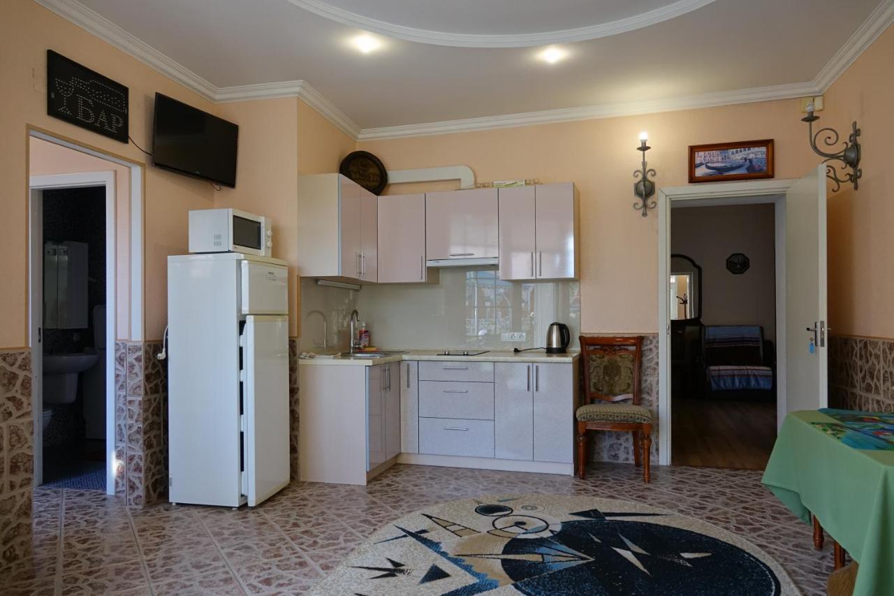 White House Apartments Odesa Exterior photo