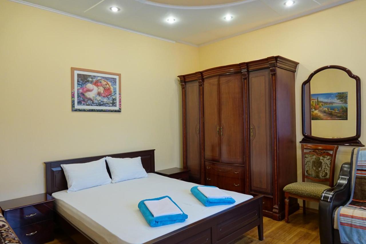 White House Apartments Odesa Exterior photo