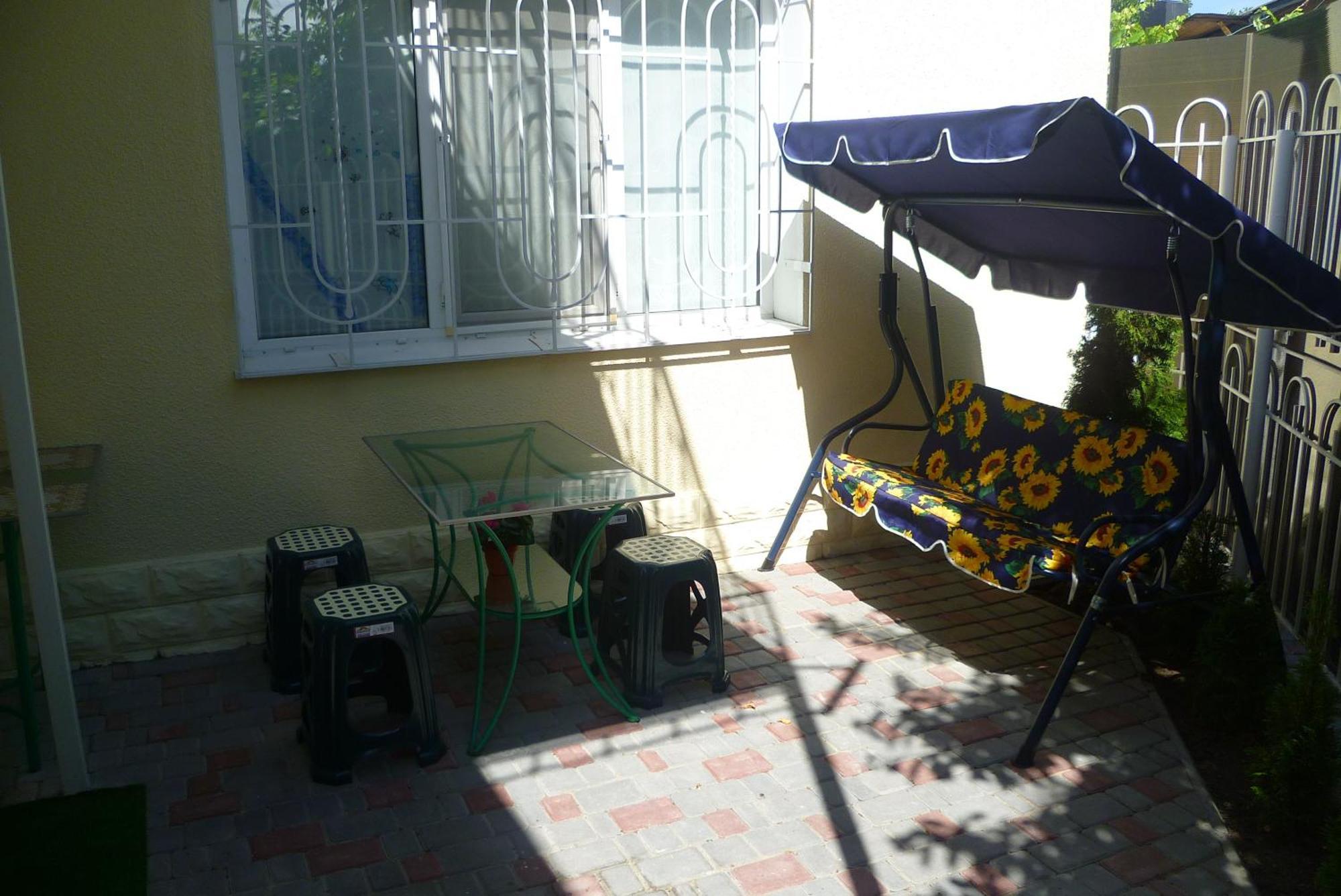 White House Apartments Odesa Room photo